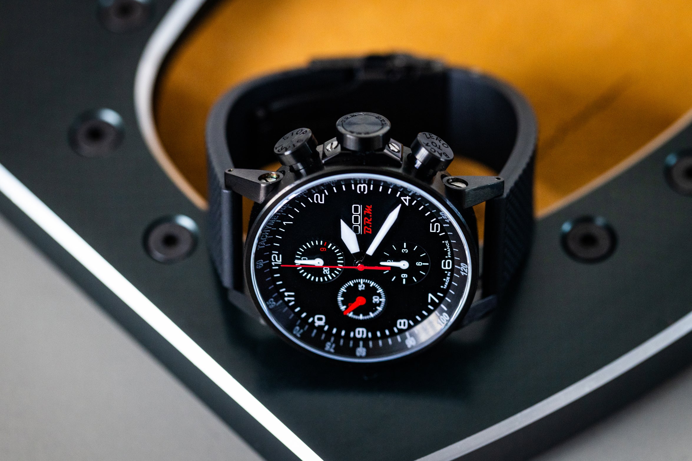 000 x B.R.M Chronographes – 000 Magazine