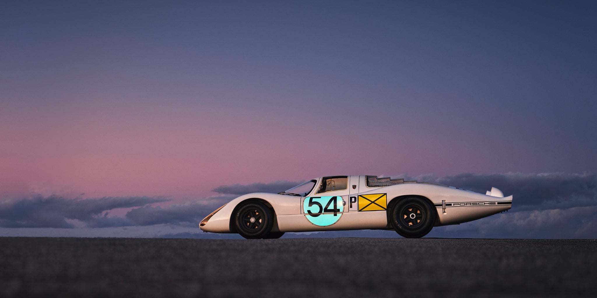 000 Magazine: The Study of Porsche